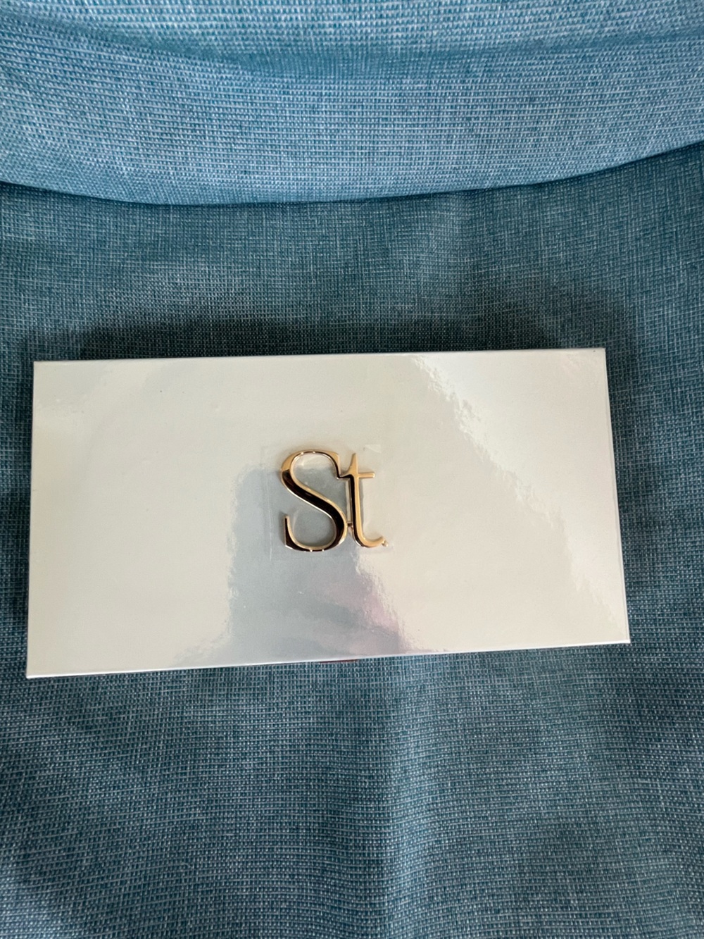 BRAND NEW~NEVER USED~SEINT makeup pallet #18